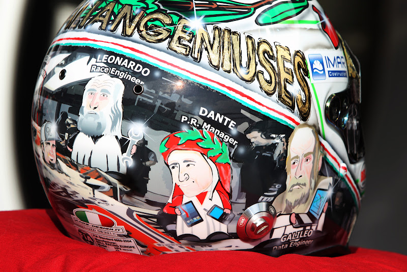специальный шлем Витантонио Льюцци к Гран-при Италии 2011 в Монце вид справа