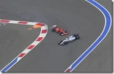 Il contatto alla curva 4 tra Raikkonen e Bottas