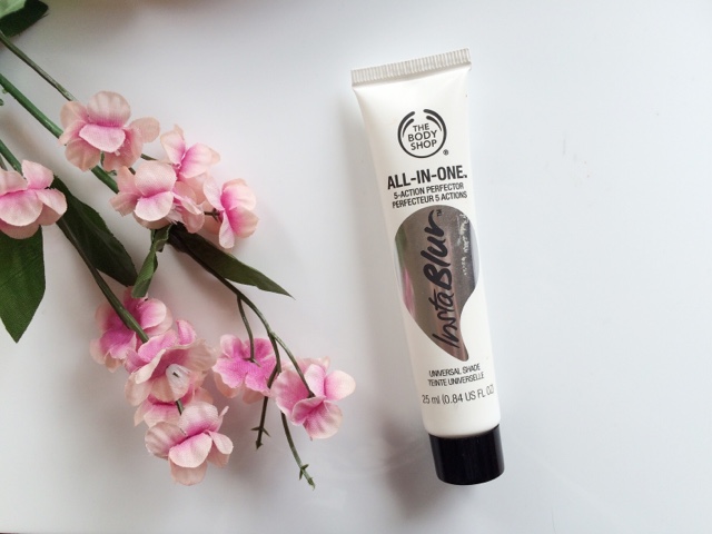 primers for oily skin, the best primers for oily skin, Benefit POREfessional review, The Body Shop InstaBlur review, Topshop Airbrush primer review, 