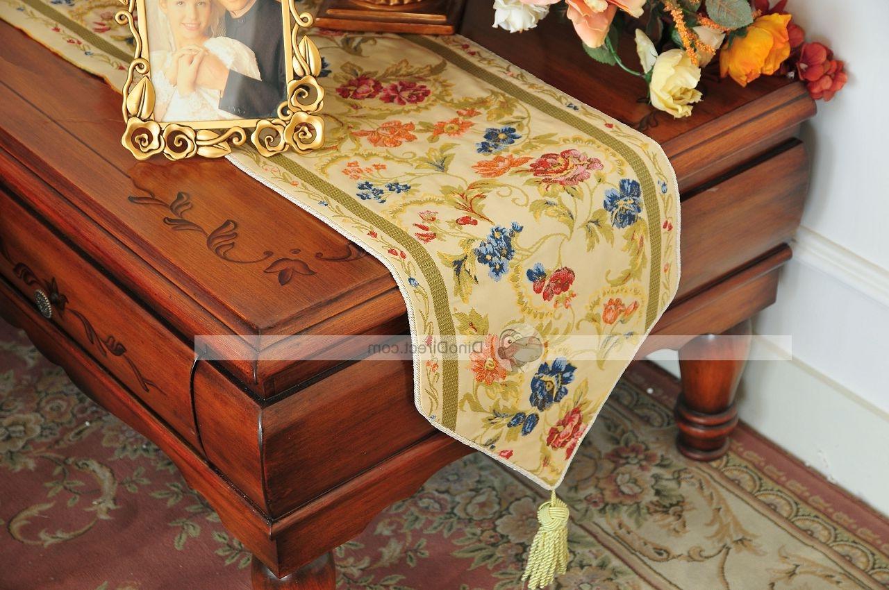 Williams Sonoma Cassis Dijon  68There are numerous classes of table runners: