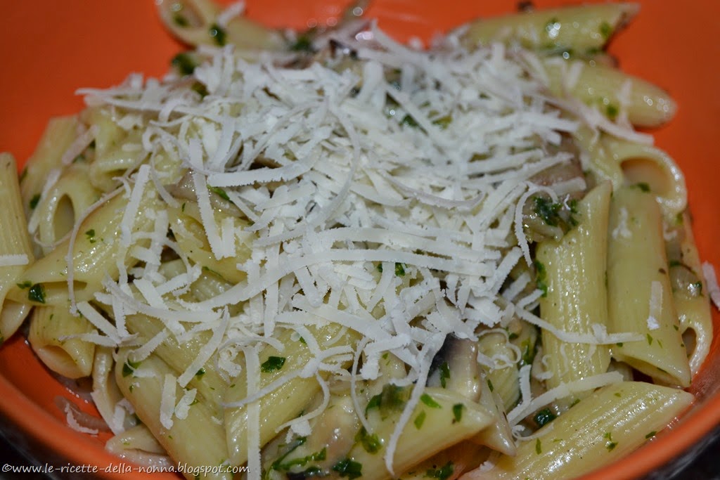 [Penne-ai-funghi-champignon-prezzemol%255B25%255D.jpg]