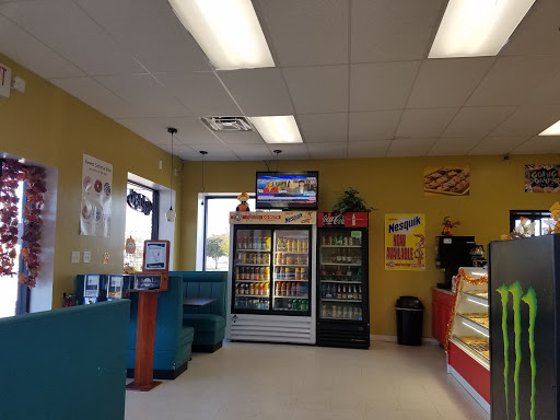 Donut Shop «Shipley Donuts-Wilma Rudolph», reviews and photos, 2055 Wilma Rudolph Blvd, Clarksville, TN 37040, USA