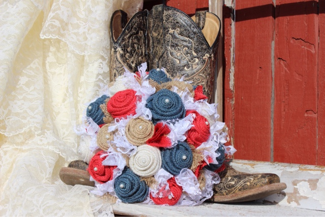 vintage lace and burlap bride's bouquet