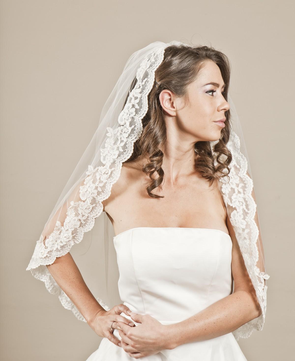 Lovely Lace Wedding Veil