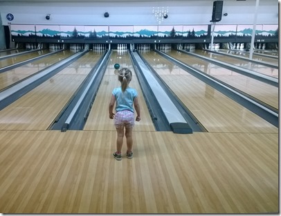 Eva bowling
