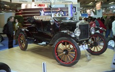 2001.02.10-141.03 Ford T voiture 1909 du siècle