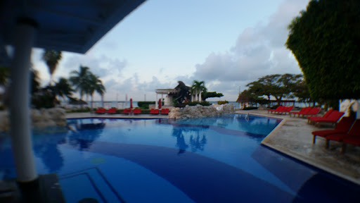 Sunset Marina Resort & Yacht Club, Km 5.8, Blvd. Kukulcan, Zona Hotelera, 77500 Cancún, Q.R., México, Club náutico | GRO