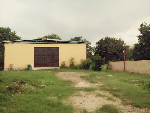 Iglesia Bautista de Izamal: Sí, Jesús, x, Calle 21 & Calle 44, San Francisco, 97540 Izamal, Yuc., México, Institución religiosa | YUC