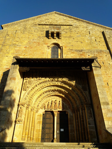 Pórtico Del Monasterio De Leyre