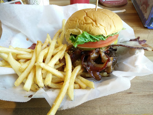 Hamburger Restaurant «Blue Chip Burger», reviews and photos, 368 E Main St, Middletown, NY 10940, USA