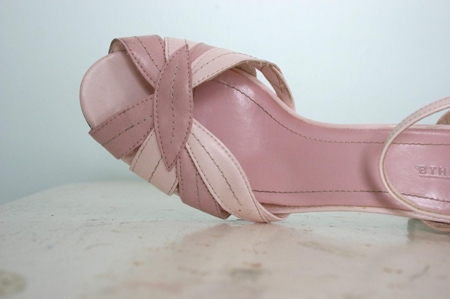 vintage wedding shoes. The vintage style is widely spreading in many fields,