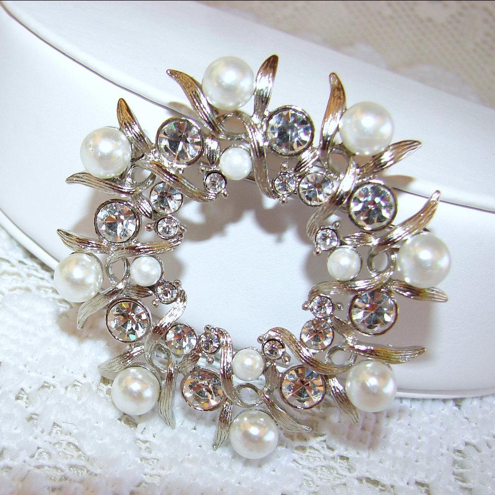 Rhinestone Jewelry Pearl Brooch Pin White Wedding Bridal Vintage Wreath