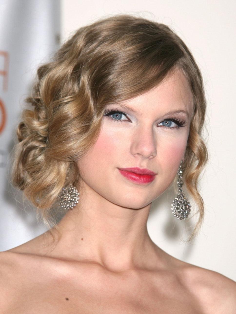 formal curly hairstyles 2011 4