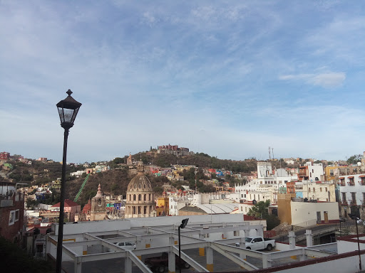 Estacionamiento Las Huertas, Túnel Ing. Ponciano Aguilar, Calzada de Guadalupe, Guanajuato, Gto., México, Aparcamiento | GTO