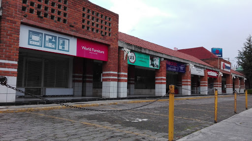 Centro Comercial San Carlos, Av. Lic. Benito Juárez García 226, San Francisco Coaxusco, 52158 Metepec, Méx., México, Centro comercial | EDOMEX