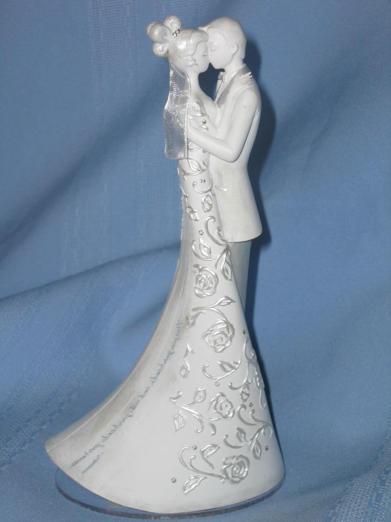 Bride & Groom Wedding Cake
