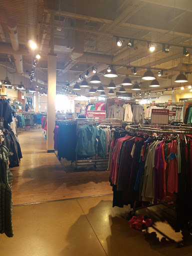 Sportswear Store «Columbia Sportswear Outlet Store at Outlets at Anthem», reviews and photos, 4250 W Anthem Way, Phoenix, AZ 85086, USA