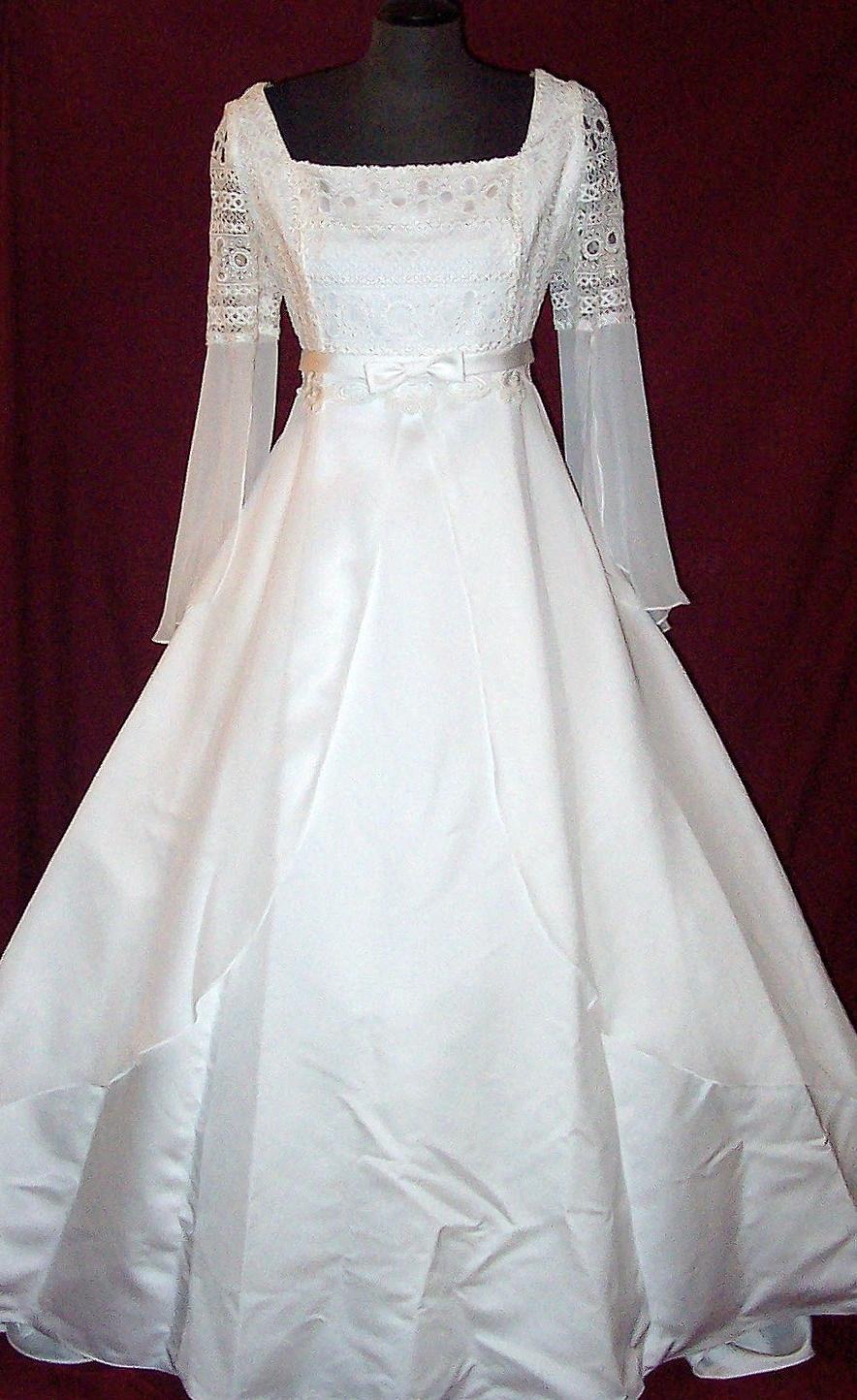 Wedding Gowns  75 Trainless