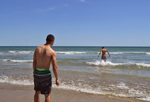 Bryce & Nick brave the chilly water