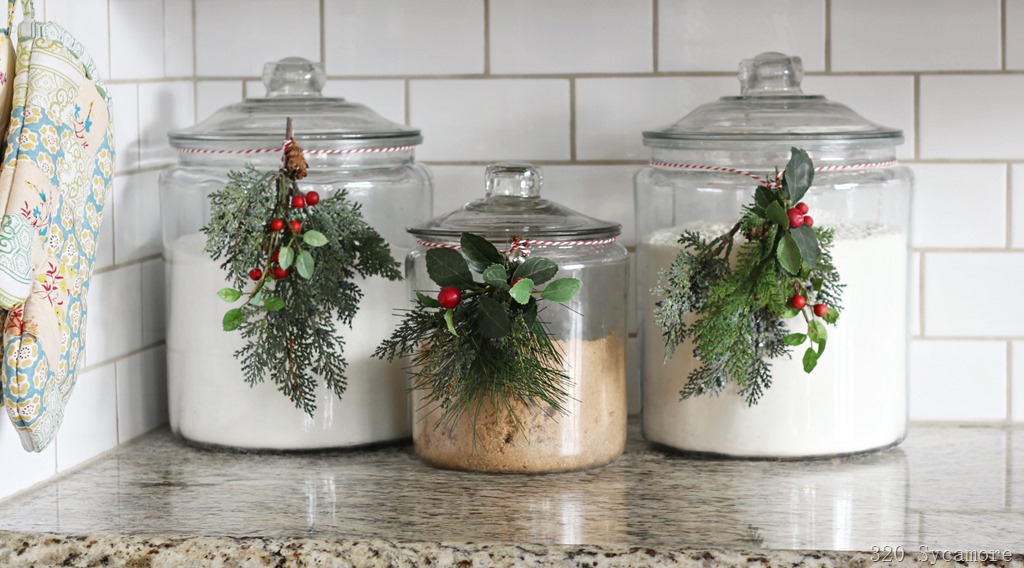 [christmas%2520baking%2520jars%255B3%255D.jpg]