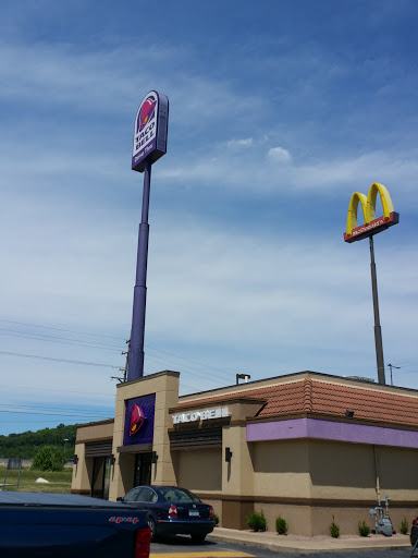 Mexican Restaurant «Taco Bell», reviews and photos, 1630 W Osage St, Pacific, MO 63069, USA