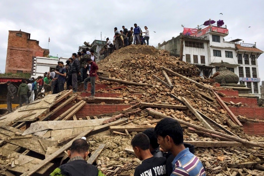 [885x592-terremoto-nepal-20150425101633%255B3%255D.jpg]
