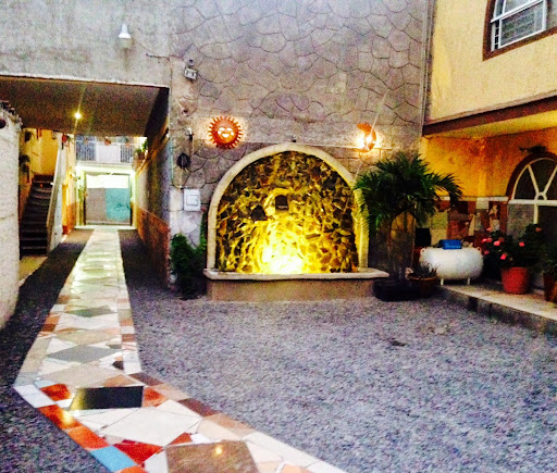 Hotel Mi Pueblito, Calle Javier Mina 177, Centro, 45400 Tonalá, Jal., México, Alojamiento en interiores | JAL