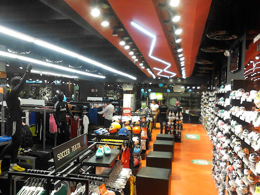 Innovasport Samara, Av. Javier Barros Sierra, Santa Fe, Zedec Sta Fé, 01219 Ciudad de México, CDMX, México, Tienda de deportes | Cuauhtémoc