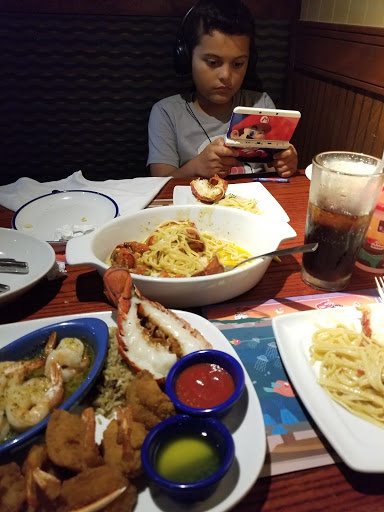 Seafood Restaurant «Red Lobster», reviews and photos, 211 NJ-17, Paramus, NJ 07652, USA