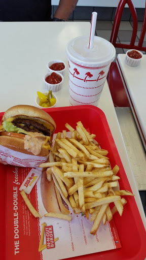 Hamburger Restaurant «In-N-Out Burger», reviews and photos, 856 W Los Angeles Ave, Moorpark, CA 93021, USA