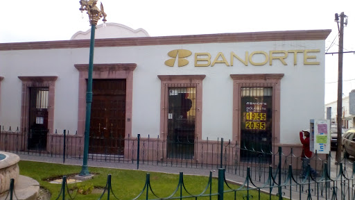 Banco Mercantil del Norte, Benito Juárez 101, Centro, 37600 San Felipe, Gto., México, Banco o cajero automático | GTO