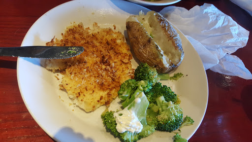 Seafood Restaurant «Red Lobster», reviews and photos, 170 E Beltline Parkway, Alton, IL 62002, USA