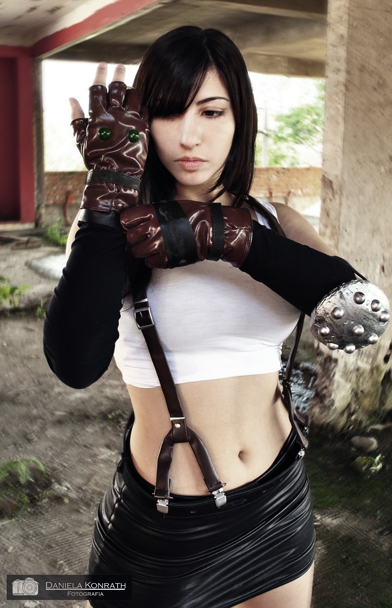 [tifa_lockhart_cosplay_by_danielle_vedovelli_by_daniellevedo-d6sjc01%255B3%255D.jpg]