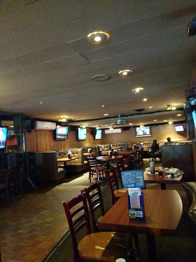 Bar «On the Rocks Bar & Grill», reviews and photos, 28167 John R Rd, Madison Heights, MI 48071, USA