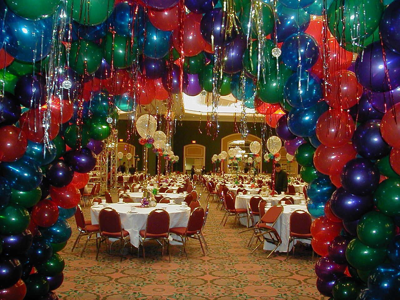 Spiral Balloon Arches with