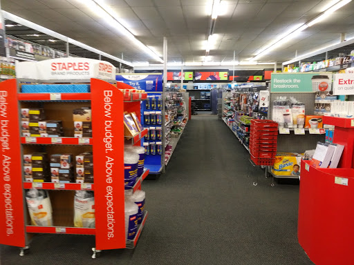 Office Supply Store «Staples», reviews and photos, 24-41 31st St, Astoria, NY 11102, USA