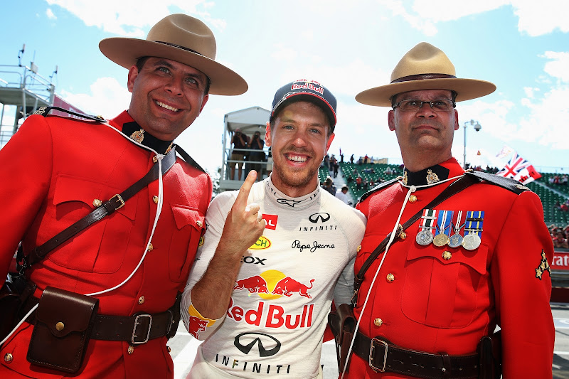 Себастьян Феттель и канадские полицейские на Гран-при Канады 2013