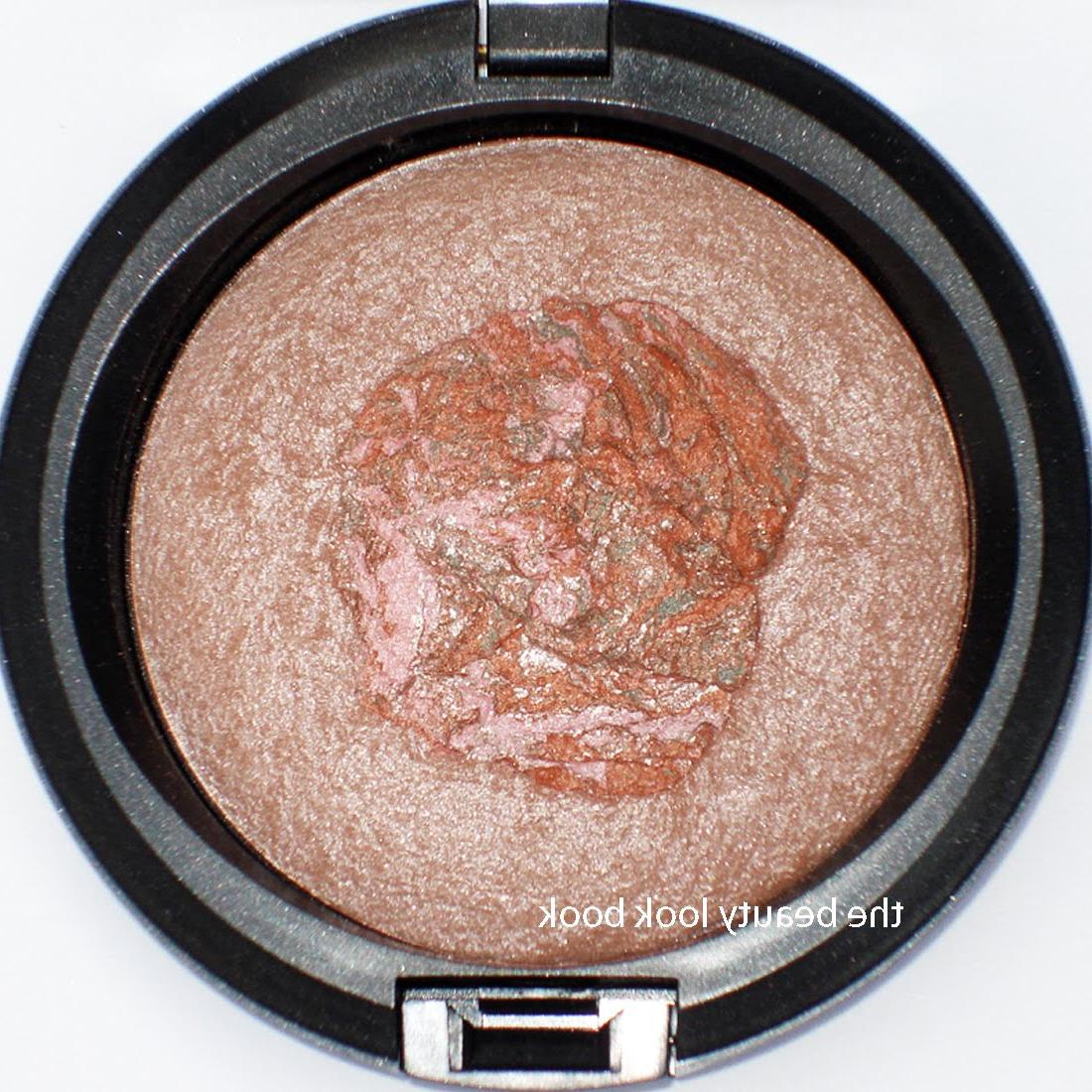 Chanel Pearl Glow Powder   60