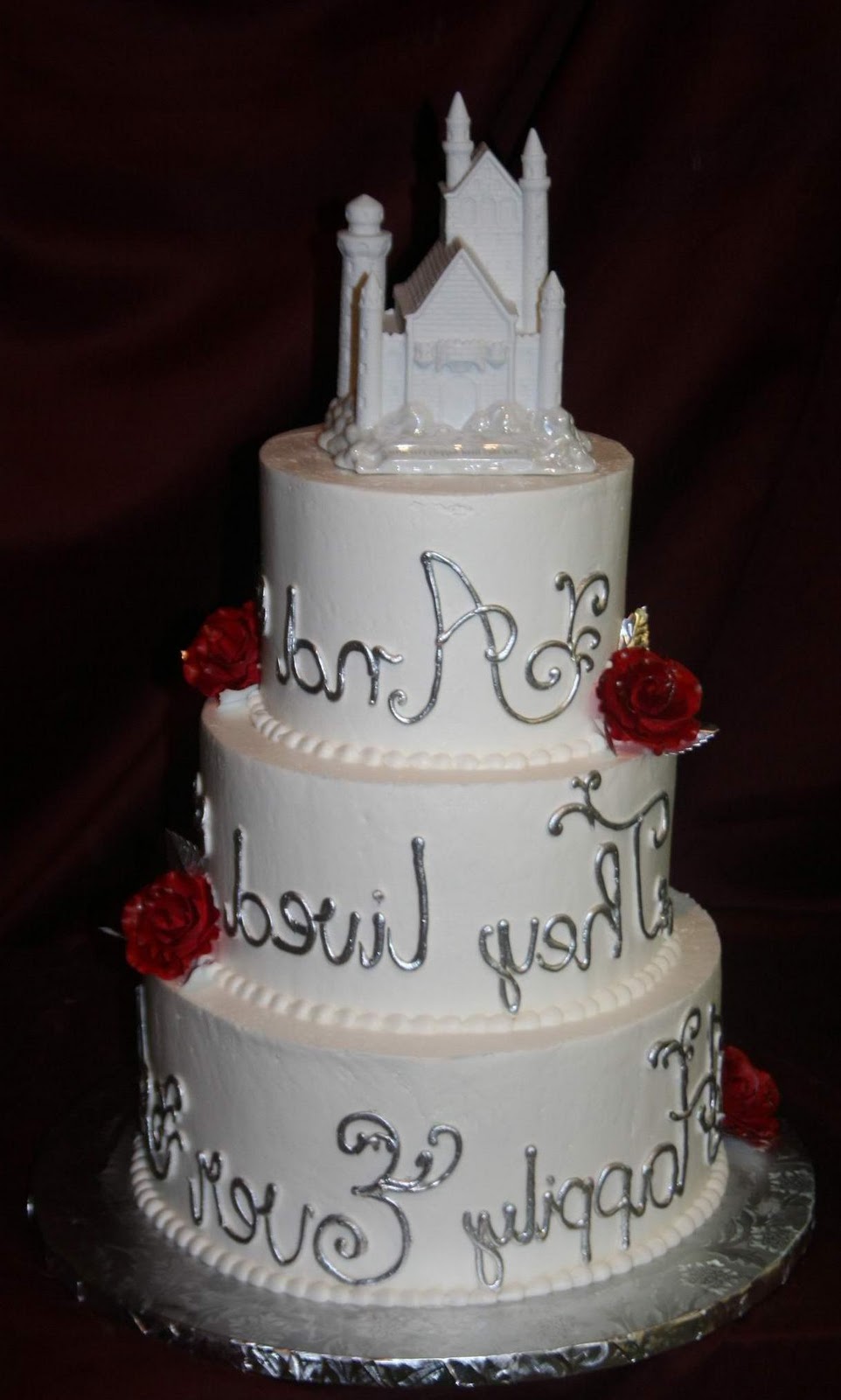 A truly elegant wedding cake