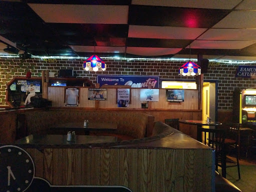 Bar & Grill «The Getaway Grille & Cubbie Bar», reviews and photos, 9489 Red Arrow Hwy, Bridgman, MI 49106, USA