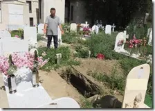 Bukaman nel cimitero di Miano