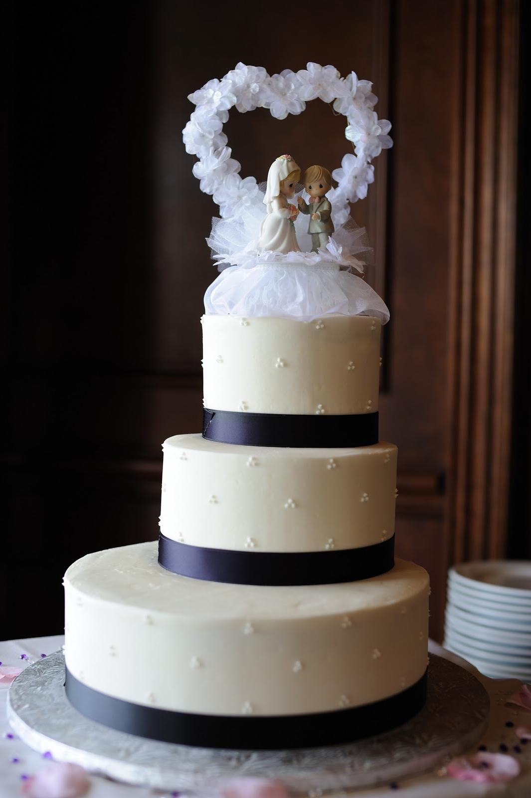 purple wedding cakes