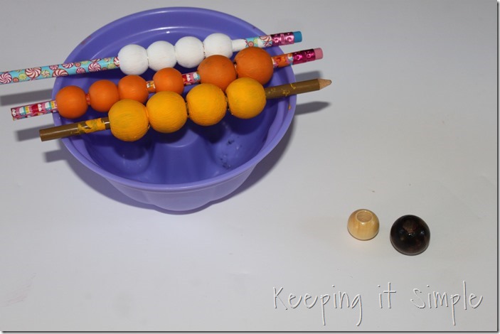 DIY-Candy-Corn-Necklace (1)