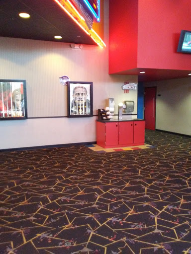 Movie Theater «Regal Cinemas Crown Center 14», reviews and photos, 1500 W Chestnut St, Washington, PA 15301, USA