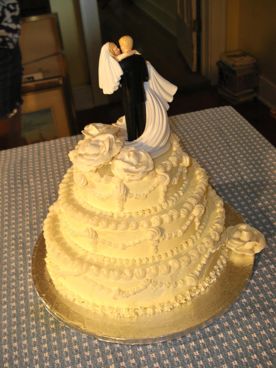 An Old-Fashioned Wedding Cake