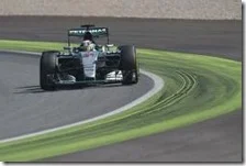 Lewis Hamilton con la Mercedes al gran premio d'Italia 2015