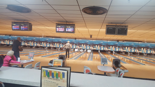 Bowling Alley «Strike & Spare Family Fun Center», reviews and photos, 6220 Shepherdsville Rd, Louisville, KY 40228, USA