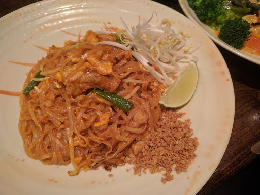 Thai Restaurant «SriThai: Thai kitchen & sushi bar», reviews and photos, 4500 Satellite Blvd #1360, Duluth, GA 30096, USA