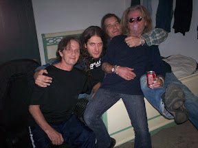 pbcpolar Perry hangin' out and clowning around with Blue Cheer at the Polar Bear Lair, Oct. 2006 Uncategorized  