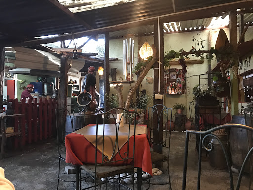 La Casita, Calle Melchor Ocampo 8, Centro, Zona Centro, 76500 Cadereyta de Montes, Qro., México, Restaurante de comida para llevar | QRO